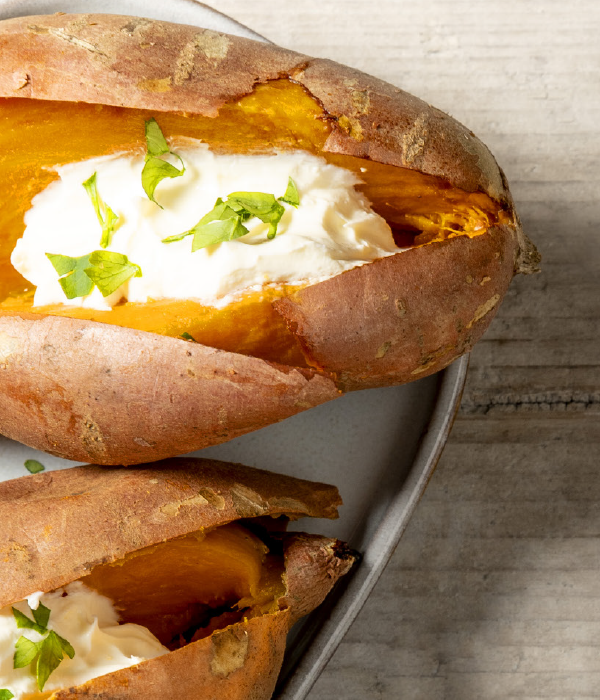 Gepofte zoete aardappelen met créme fraîche 